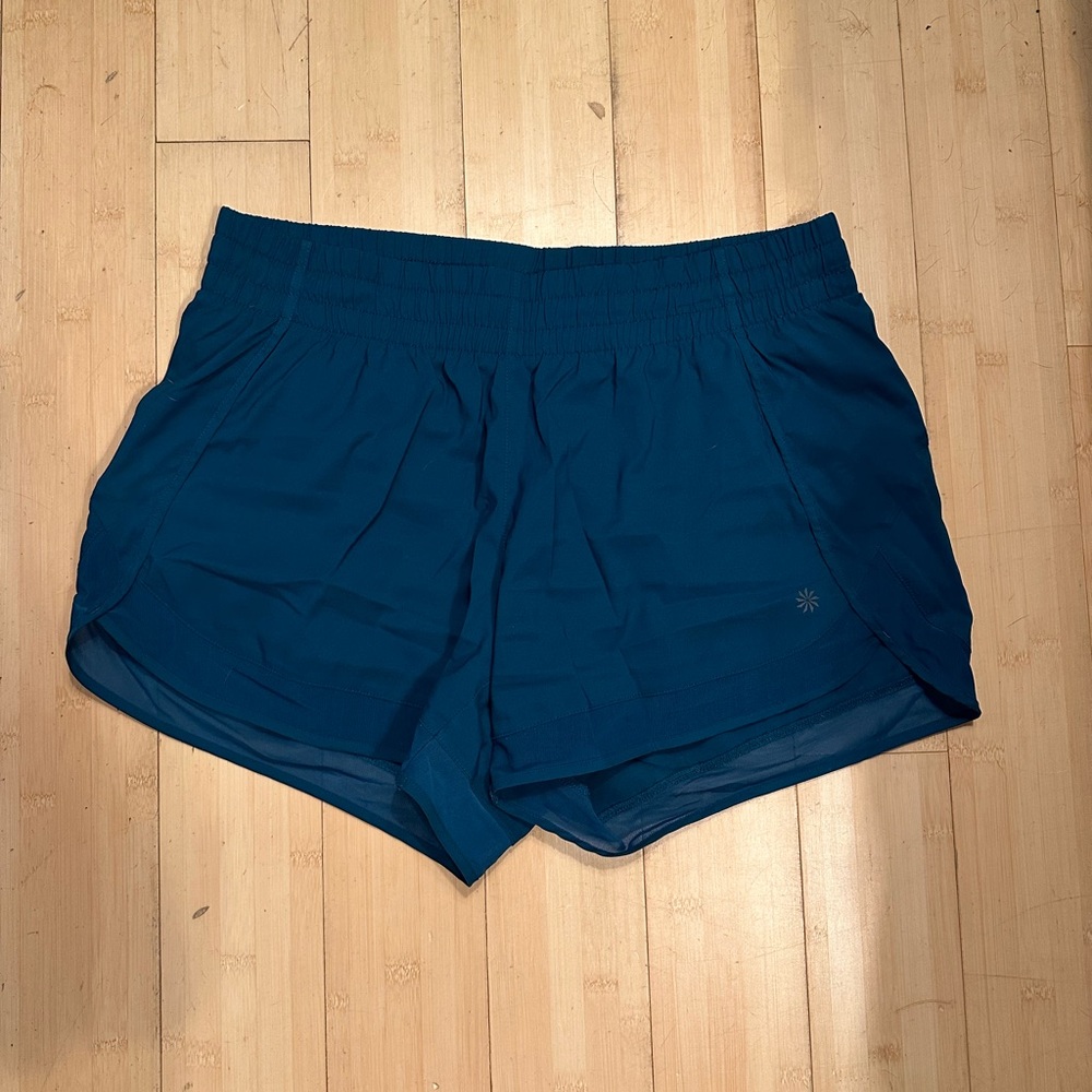 Athleta mesh racer run short 4” inseam sz M